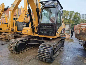 Excavatrice Caterpillar 320d d'occasion, modèle 2016, avec 2001-4000 heures de service et composant essentiel de pompe, à vendre - Product Image 4