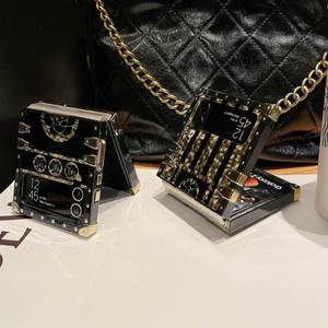 Funda de teléfono con purpurina de flores fantasma doradas de lujo para <span class=keywords><strong>Samsung</strong></span> Z Flip 6 4 5 <span class=keywords><strong>3</strong></span> funda plegable de moda para Z Flip 7 PC + funda de TPU - Product Image 6