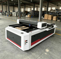 Machine à découper au laser CO2 CNC / Machine de gravure et de découpe au laser / Machine de découpe au laser pour vente en usine 1325