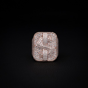 Bague en Moissanite Homme Style Hip Hop Trap House Iced Out en Argent 925, Testée au Détecteur de Diamant, Bijoux de Luxe Personnalisés - Product Image 1