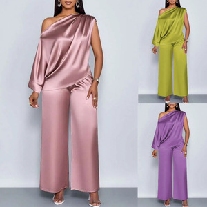 Ensemble décontracté 2 pièces pour femme : haut court à épaules dénudées en satin et pantalon – Collection été tendance - Product Image 3