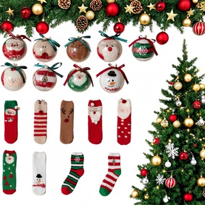 Chaussettes <span class=keywords><strong>de</strong></span> <span class=keywords><strong>Noël</strong></span> en fourrure avec boules décoratives transparentes, chaussettes décoratives en fourrure douce pour arbre <span class=keywords><strong>de</strong></span> <span class=keywords><strong>Noël</strong></span>, ensemble <span class=keywords><strong>de</strong></span> chaussettes pour emballage cadeau DIY - Product Image 1