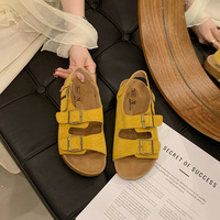 Nouvelles tongs plates tendance en PVC pour femme, collection été 2026, sandales de plage de luxe antidérapantes pour l'extérieur
