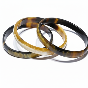 Brazaletes de cuerno de búfalo hechos a mano de calidad superior para mujer Pulseras de cuentas de moda Símbolo cristiano Fiesta del fabricante indio - Product Image 1