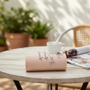 Vendita calda Boho Trending Fashion Angel Moon Lock collana ciondolo in titanio rodiato catene da donna - Product Image 3