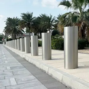 Modern Cities Crash-Rated Bollards Steel Barrier Protected Buildings Stainless Steel Bollard Cover