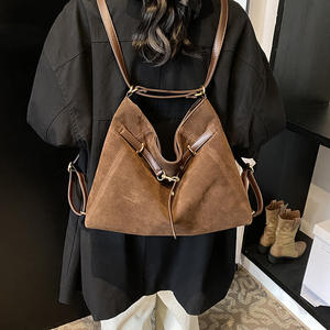 Sac à bandoulière en daim marron avec ornements en métal, style vintage, sac à main pour femme grande capacité - Product Image 5