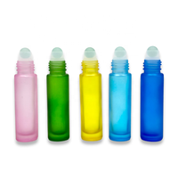 Ausgefallene bunte 5ml 10ml benutzer definierte rosa gefrostete Rolle auf Glas parfüm flasche mit Rollerball
