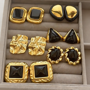 أقراط ضخمة هندسية من حجر العقيق الأسود الطبيعي المضاد للحساسية، مطلية بالذهب من الفولاذ المقاوم للصدأ - Product Image 2