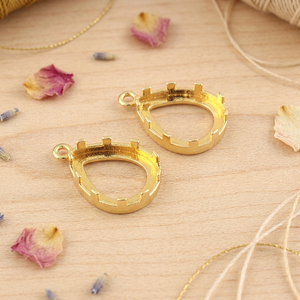 ต่างหูทรงลูกแพร์ฐานทองเหลืองชุบทอง 18k ยี่ห้อ Guntaas Gems พร้อมห่วงเดี่ยวสำหรับทำต่างหูแบบคู่  พร้อมอุปกรณ์เชื่อมต่อและขาเสียบ - Product Image 4