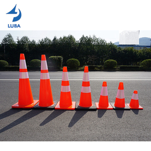 28 pouces Haute Visibilité Noir Base <span class=keywords><strong>Triangle</strong></span> Mini Cônes de <span class=keywords><strong>Signalisation</strong></span> - Product Image 5