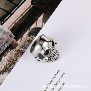 แหวนหัวกะโหลกพังก์สำหรับผู้ชาย ไทเทเนียมสตีล ดีไซน์โครงกระดูกแบบโอเวอร์ไซส์ สไตล์ร็อค ของขวัญเครื่องประดับ SA88 D - Product Image 1