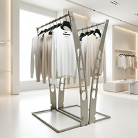 Présentoir de Vêtements Autonome en Métal Personnalisé pour Marques – Idéal pour la Vente au Détail