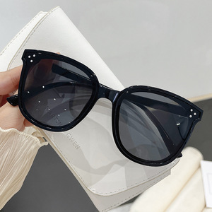 Gafas de Sol Gm con Marco Negro y Lentes de PC, Estilo Urbano Unisex Yc3903 - Product Image 5