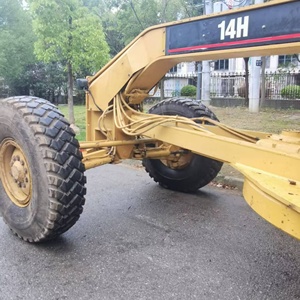 รถเกรดเดอร์ Caterpillar 140h มือสอง ปี 2019 สีเหลือง อุปกรณ์ก่อสร้างงานหนัก พร้อมยางขนาดใหญ่และระบบไฮดรอลิก - Product Image 1