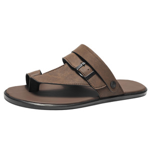 Sandalias de moda para hombre, zapatillas de piel sintética mate, zapatos sin cordones con hebilla ajustable, suela plana y suave, uso diario al aire libre - Product Image 6