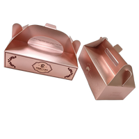 Boîte cadeau haut de gamme en carton doré, emballage en carton artistique doré, effet de marquage à chaud doré pour boîte à pâtisserie avec poignée