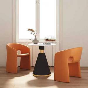 Chaise de salle à manger moderne Roche Bobois avec coussin pour restaurant et café - Product Image 4