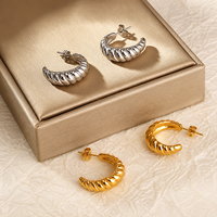 Boucles d'oreilles créatives en acier inoxydable avec design torsadé irrégulier, plaquées or, bijoux de piercing pour femmes, directement de l'usine Kaishee