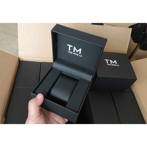 Venta Directa de Fábrica, Caja de Reloj Clásica de PU Negra, Caja de Reloj de Cuero con Logotipo Personalizado para Hombre y Mujer, Estuche para Pulsera, Empaque de Regalo de Lujo - Product Image 4