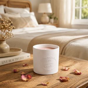Vela Aromática Venus by Fleur de Cera de Soja en Frasco de Cerámica Blanco con Caja de Regalo para Decoración del Hogar o Bodas - Product Image 3
