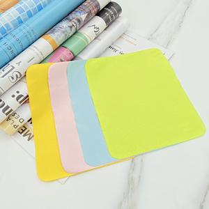 Chiffon de nettoyage pour lunettes de soleil <span class=keywords><strong>réutilisable</strong></span> de haute qualité, <span class=keywords><strong>anti</strong></span>-<span class=keywords><strong>buée</strong></span>, avec logo couleur personnalisé, nettoyant pour verres - Product Image 2