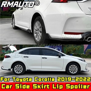 Jupes latérales de style sport aspect fibre de carbone pour Toyota Corolla 2019-2022 - Accessoires automobiles - Product Image 1