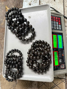 Bracelet en perles de bois d'agar noir de style bouddhiste vintage Dai Binh, unisexe, Vietnam, 18 mm - Product Image 3