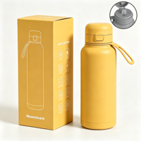 Gobelet isotherme réutilisable au design modulaire esthétique, avec bec verseur en silicone doux au toucher, couleurs bonbon, 500 ml et 1000 ml