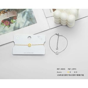 Bracciale in Acciaio Inossidabile con Ciondolo a Lettera O Monofacciale da 1 Cm, Gioiello Minimalista alla Moda - Product Image 1