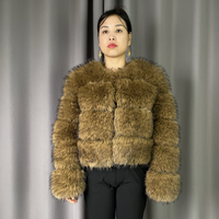 Großhandel Maßgeschneiderte Damen Kurze Trench Faux-Pelzmäntel Umweltfreundlich Winter Warm Hochwertige Flauschige Kunst-Waschbär-Pelzjacken