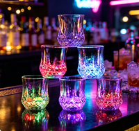 Gobelets lumineux à LED activés par le liquide, gobelets clignotants, gobelets lumineux en forme d'ananas, gobelets à bière, accessoires pour bar, KTV, mariage, fête, club, vacances