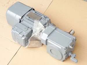PLC Apto para Eurodrive Hs41 Drs80s4be1/isu/th/<span class=keywords><strong>ln</strong></span> <span class=keywords><strong>1</strong></span>.1kw 2900/204r/min I14.24 Sin Usar para Uso Industrial - Product Image 1
