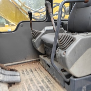 รถขุดไฮดรอลิกแบบตีนตะขาบ Komatsu PC60 มือสอง 6 ตัน สภาพ 90% ประหยัดน้ำมัน ทนทาน เหมาะสำหรับงานเกษตรและครัวเรือน - Product Image 4