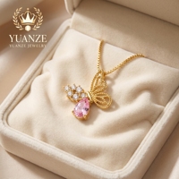 Collier pour femme OEM ODM en argent 925 plaqué or 18 carats, pendentif papillon creux de luxe, pierre précieuse rose en forme de poire, moissanite, chaîne à maillons