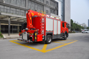 Para <span class=keywords><strong>Scania</strong></span> New 410HP 4x4 Diesel Fuel Automatic Fire Truck con brazo recto <span class=keywords><strong>de</strong></span> doble fila para vehículos <span class=keywords><strong>de</strong></span> rescate - Product Image 3