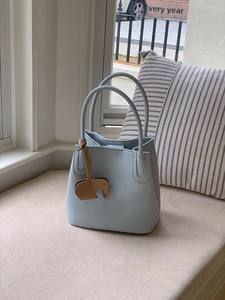 Sac seau en PU grande capacité pour femme senior, nouveau style mode estival, idéal pour les trajets quotidiens, design bandoulière simple - Product Image 6