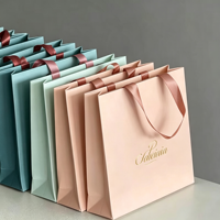 Sac en carton blanc recyclable de 6 à 9 kg, fabriqué sur mesure avec logo personnalisé, porte-cadeau de luxe