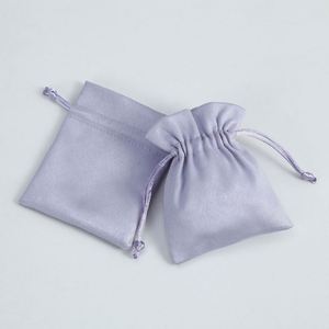 Sacs cadeaux écologiques durables pour bijoux, en velours suédé, avec cordon de serrage, personnalisables avec logo, en tailles 5-7 pouces, vente en gros - Product Image 2