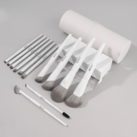 Pinceaux de maquillage blancs mats personnalisés 12pcs ensemble de pinceaux de maquillage cheveux synthétiques de qualité supérieure en soie de maïs label privé