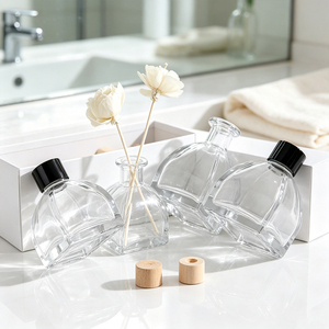 Bouteille diffuseur à roseaux en verre transparent avec logo personnalisé, 50ml, 100ml, 150ml, 250ml, vide, pour parfum d'ambiance, avec bouchon effet bois - Product Image 2