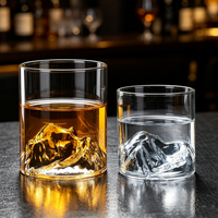Verre à whisky minimaliste en verre transparent, fait main, en borosilicate, avec base en forme de montagne, pour la maison