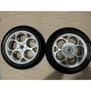 Une paire de jantes CNC de 12 pouces pour Vespa Spring Primavera Sprint 50 <span class=keywords><strong>50cc</strong></span>, accessoires de jantes de moto pour l'Europe - Product Image 3