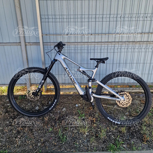 Sistema de Carga Rápida Avinox E-MTB DJI Amflow Plateado para Viajes al Aire Libre que Ahorran Tiempo - Product Image 2