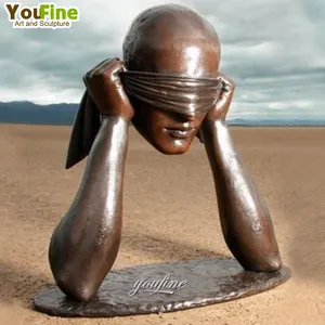 Famosa scultura astratta in bronzo di strada d'arte moderna - Product Image 1