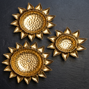 Juego de 3 Portavelas de Latón Dorado con Diseño de Girasol, Soporte Redondo Martillado para Velas de Té, Decoración para el Hogar - Product Image 5