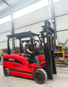 Montacargas Eléctrico de 1 Tonelada, 1.5 Toneladas, 2 Toneladas, 2.5 Toneladas, 3 Toneladas, 3.5 Toneladas con Sistema de Batería de Litio, Soporta 8-10 Horas de Trabajo Continuo, Neumáticos Sólidos - Product Image 4