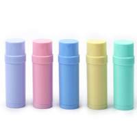 Matériau écologique, tube de déodorant rotatif lisse et brillant minimaliste pour les soins d'hygiène personnelle