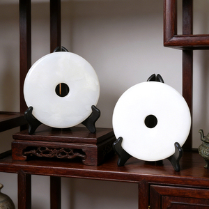 Vente en gros de grandes pierres de jade blanc en forme de donut avec cadenas de sécurité en cristal pour la guérison et le Feng Shui - Product Image 2