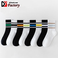 Chaussettes pour hommes en gros, chaussettes en coton personnalisées de haute qualité, fabricant, rayées, tube, confortables, chaussettes de sport, automne, hiver, blanches